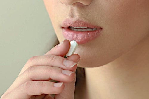 Izotretynoina to pochodna witaminy uznawana za lek pierwszego rzutu w łagodzeniu objawów trądziku