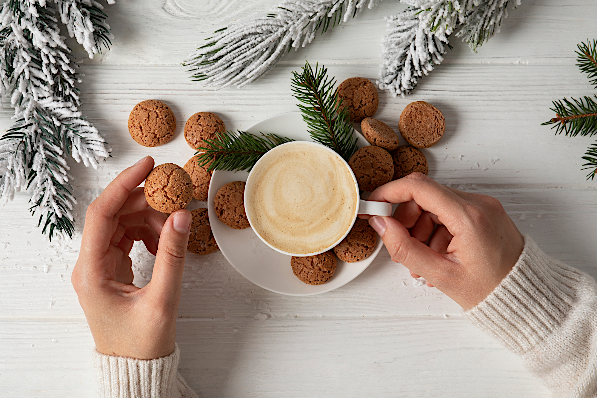 Pielęgnacja dłoni zimą - jak chronić skórę przed wysuszeniem i pękaniem?