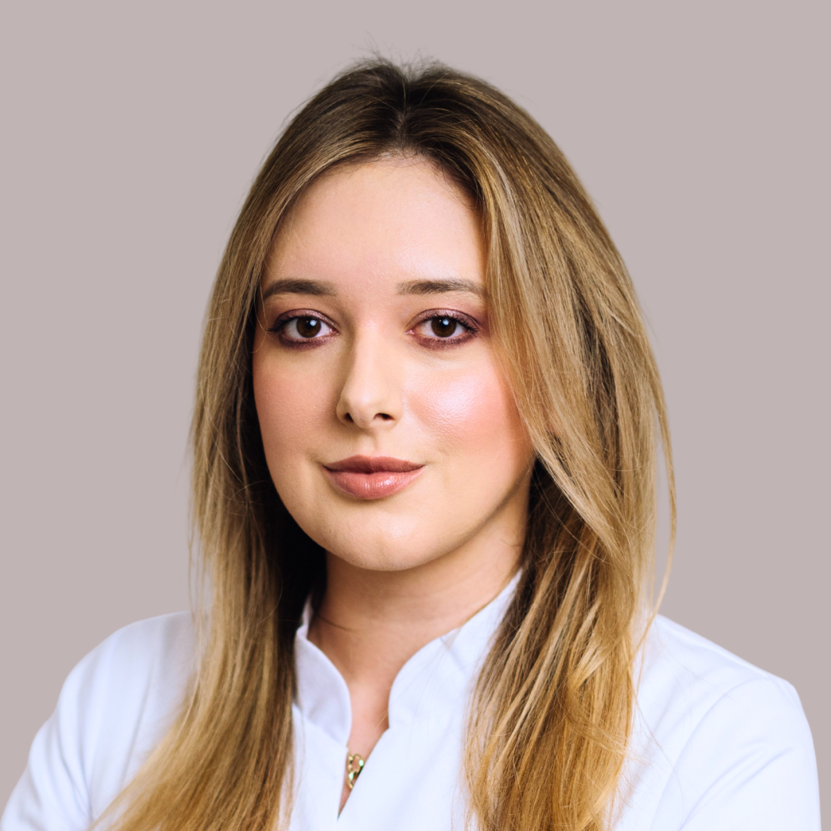 lek. Ewa Piotrowska-Podsiadło - dermatolog, lekarz medycyny estetycznej w Centrum Dermatologicznym FEBUMED w Warszawie.